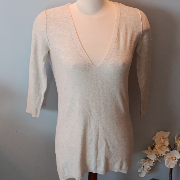 Aritzia Tops - Aritzia Babaton ivory silk cashmere blend tunic